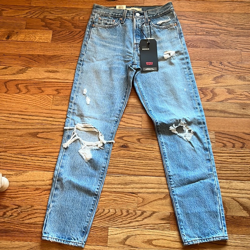 LEVIS WEDGIE SZ 24